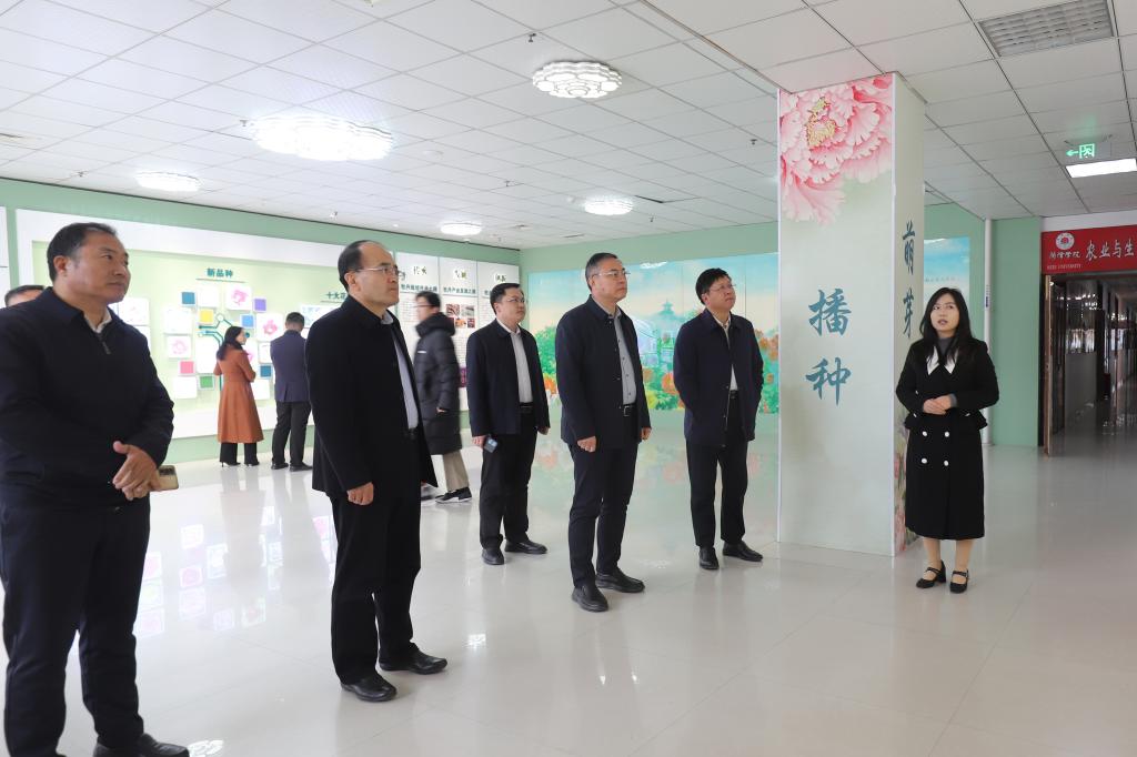 高峰帶隊(duì)赴菏澤學(xué)院考察交流，共謀生物技術(shù)開(kāi)發(fā)服務(wù)新篇章